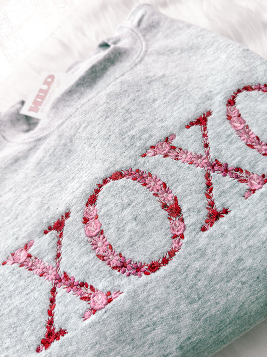 XOXO EMBROIDERED SWEATSHIRT