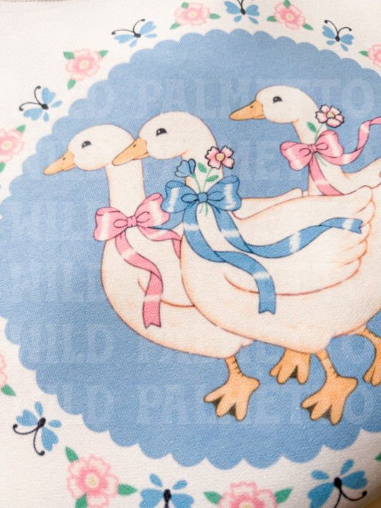 THRIFTED GEESE SWEATSHIRT