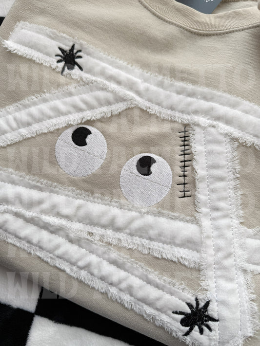 MUMMY EMBROIDERED SWEATSHIRT