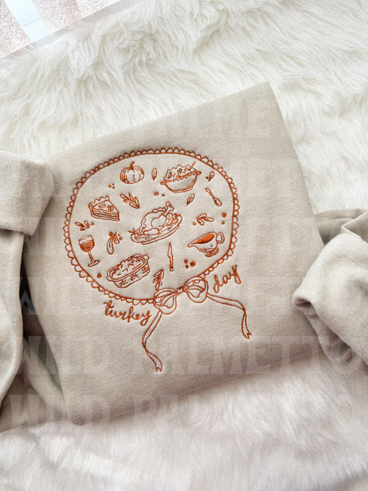 TURKEY DAY EMBROIDERED SWEATSHIRT