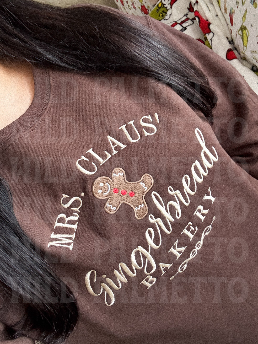 GINGERBREAD BAKERY EMBROIDERED SWEATSHIRT
