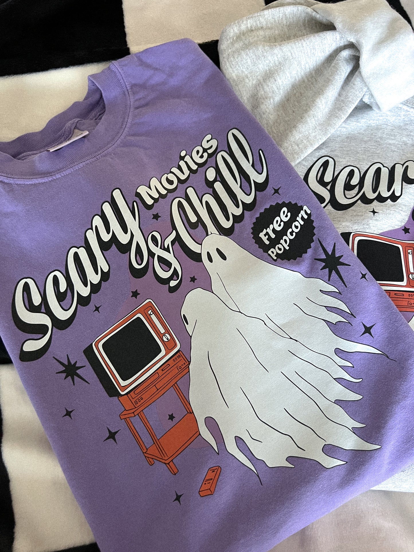 SCARY MOVIES & CHILL TEE