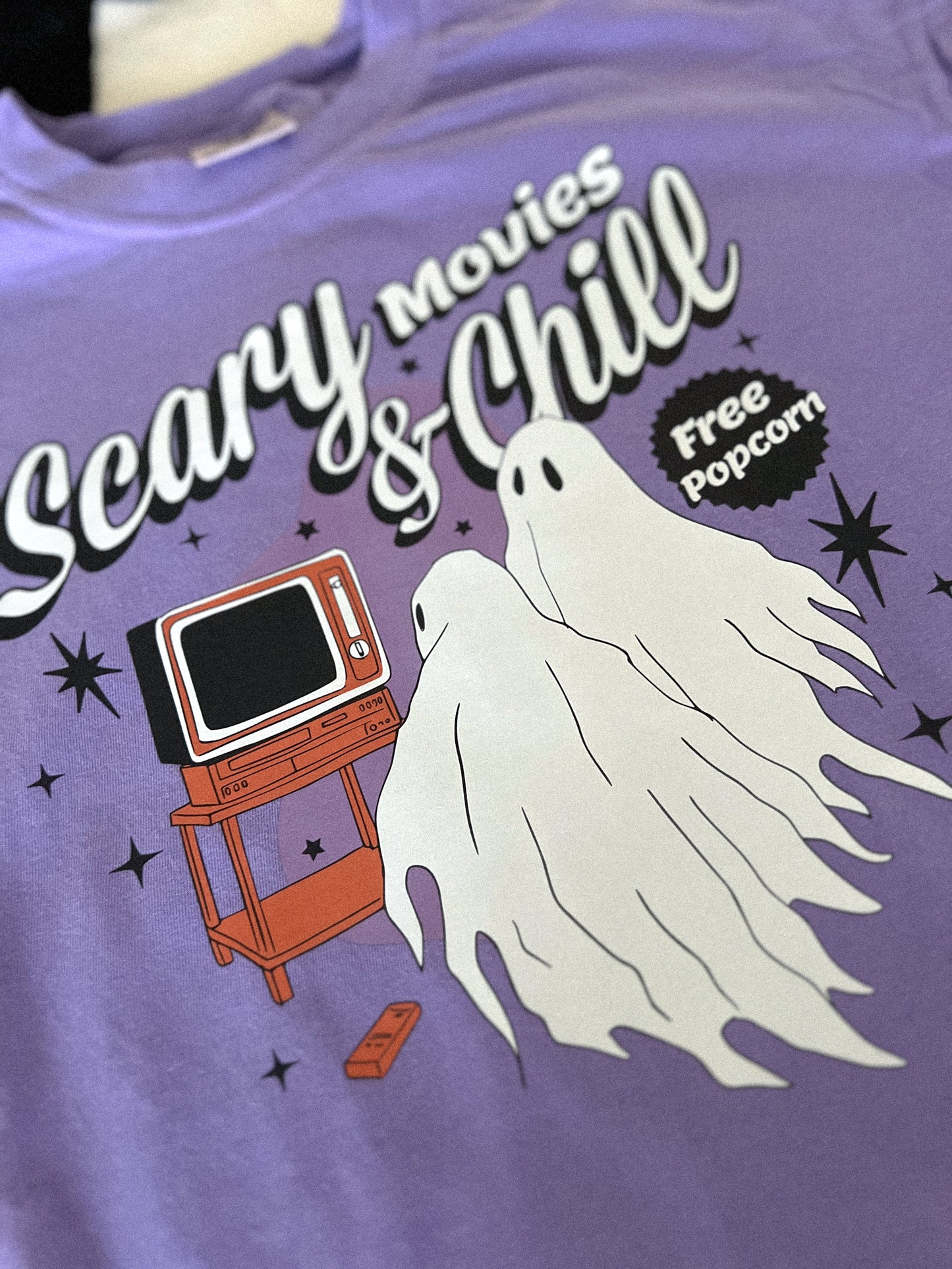 SCARY MOVIES & CHILL TEE