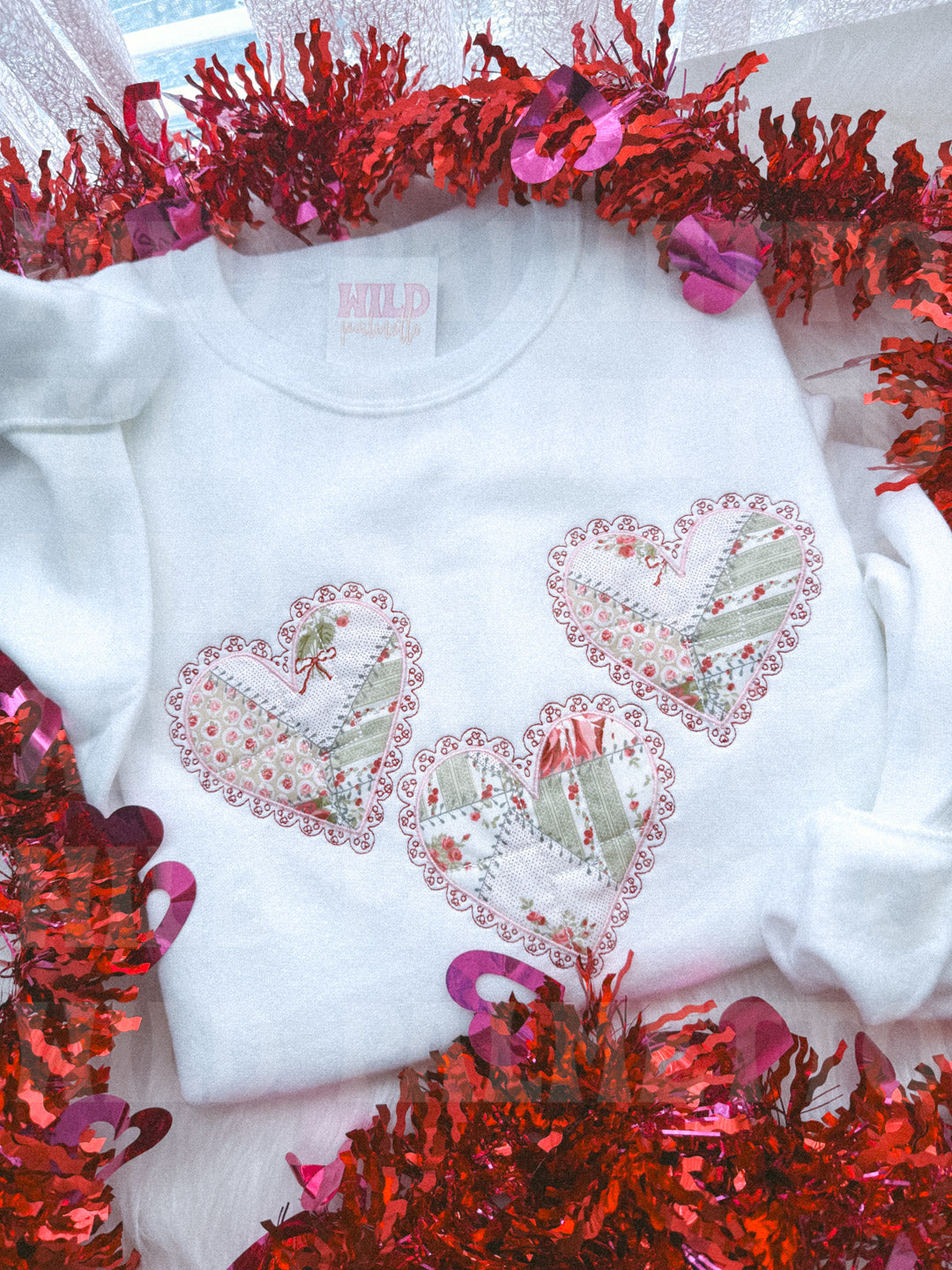 *CUSTOMIZABLE*TRIO HEARTS EMBROIDERED SWEATSHIRT