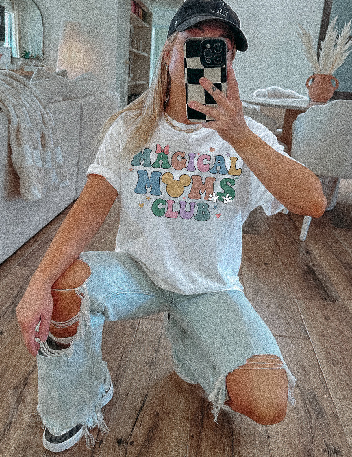 MAGICAL MOMS CLUB TEE