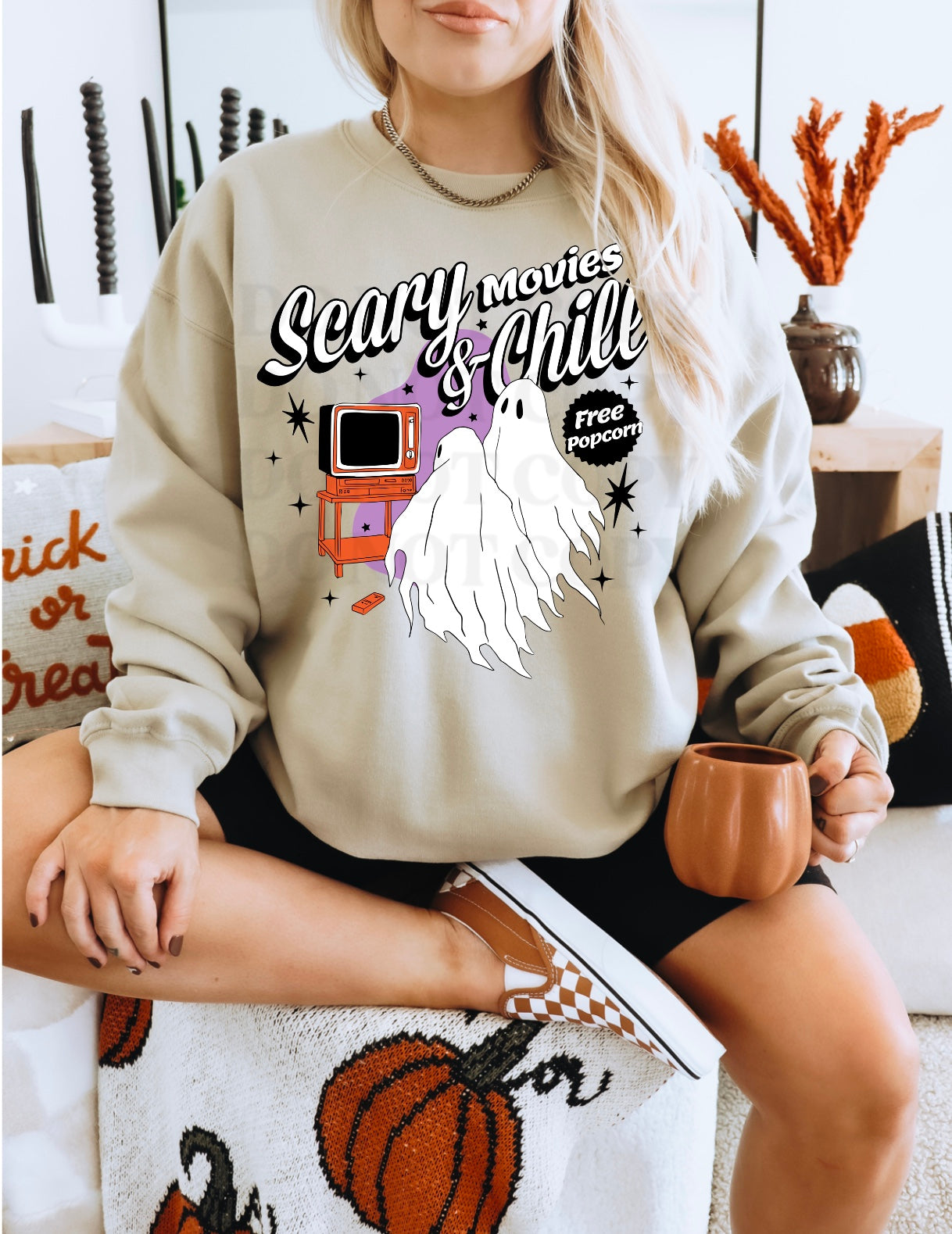 SCARY MOVIES & CHILL SWEATSHIRT