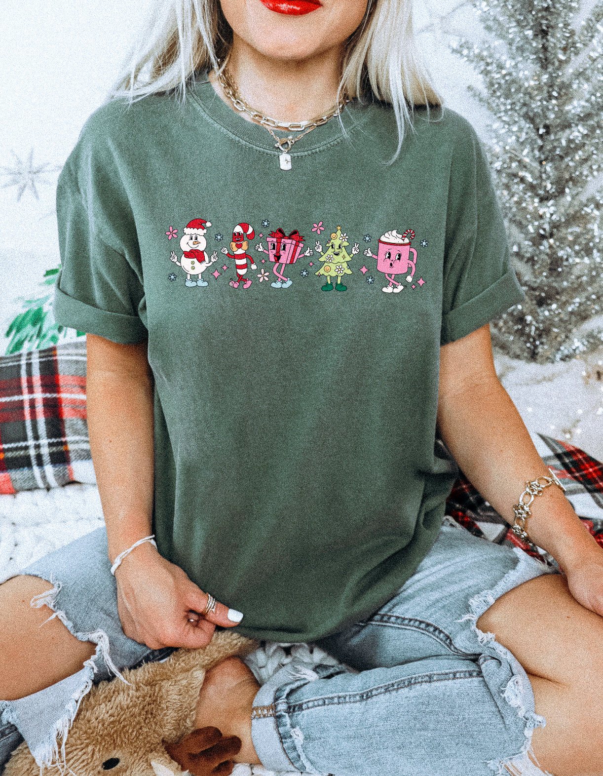 CHRISTMAS CHARACTERS TEE