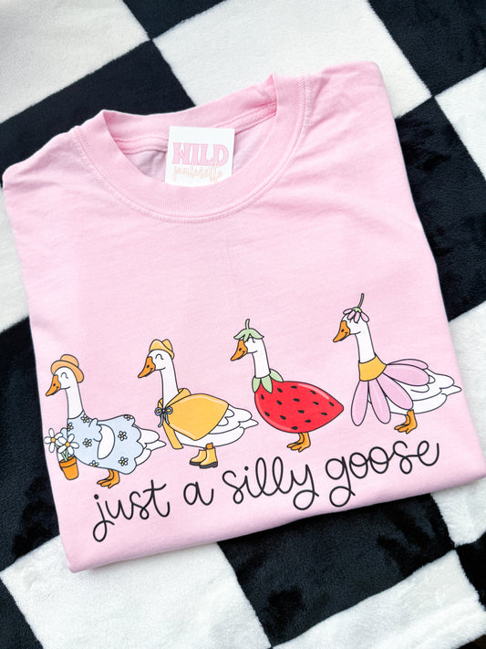 JUST A SILLY GOOSE TEE M | READY TO SHIP