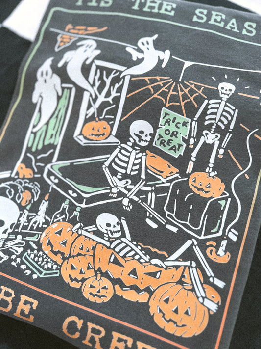 TIS THE SEASON TO BE CREEPY TEE L | READY TO SHIP