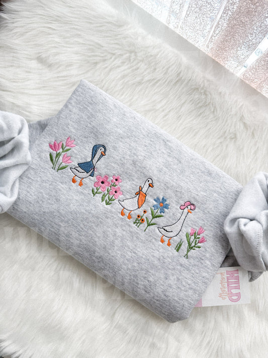 SPRING GOOSE EMBROIDERED SWEATSHIRT