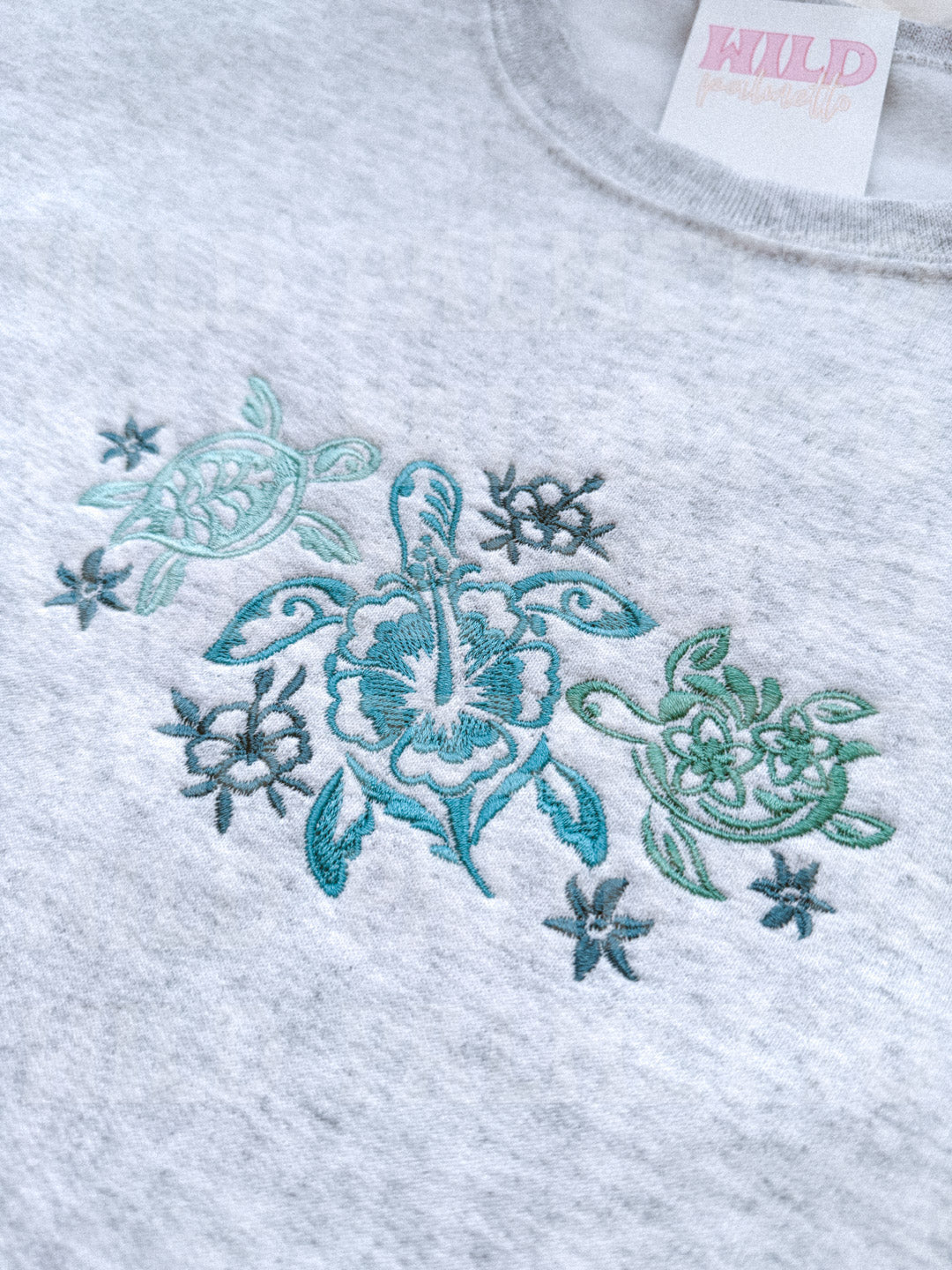 SEA TURTLES EMBROIDERED SWEATSHIRT