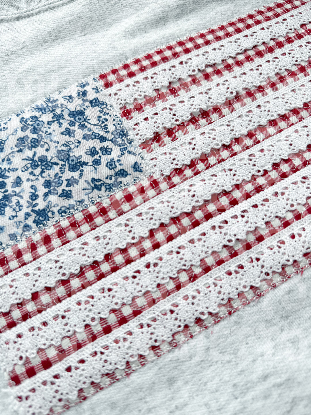 AMERICAN FLAG EMBROIDERED SWEATSHIRT