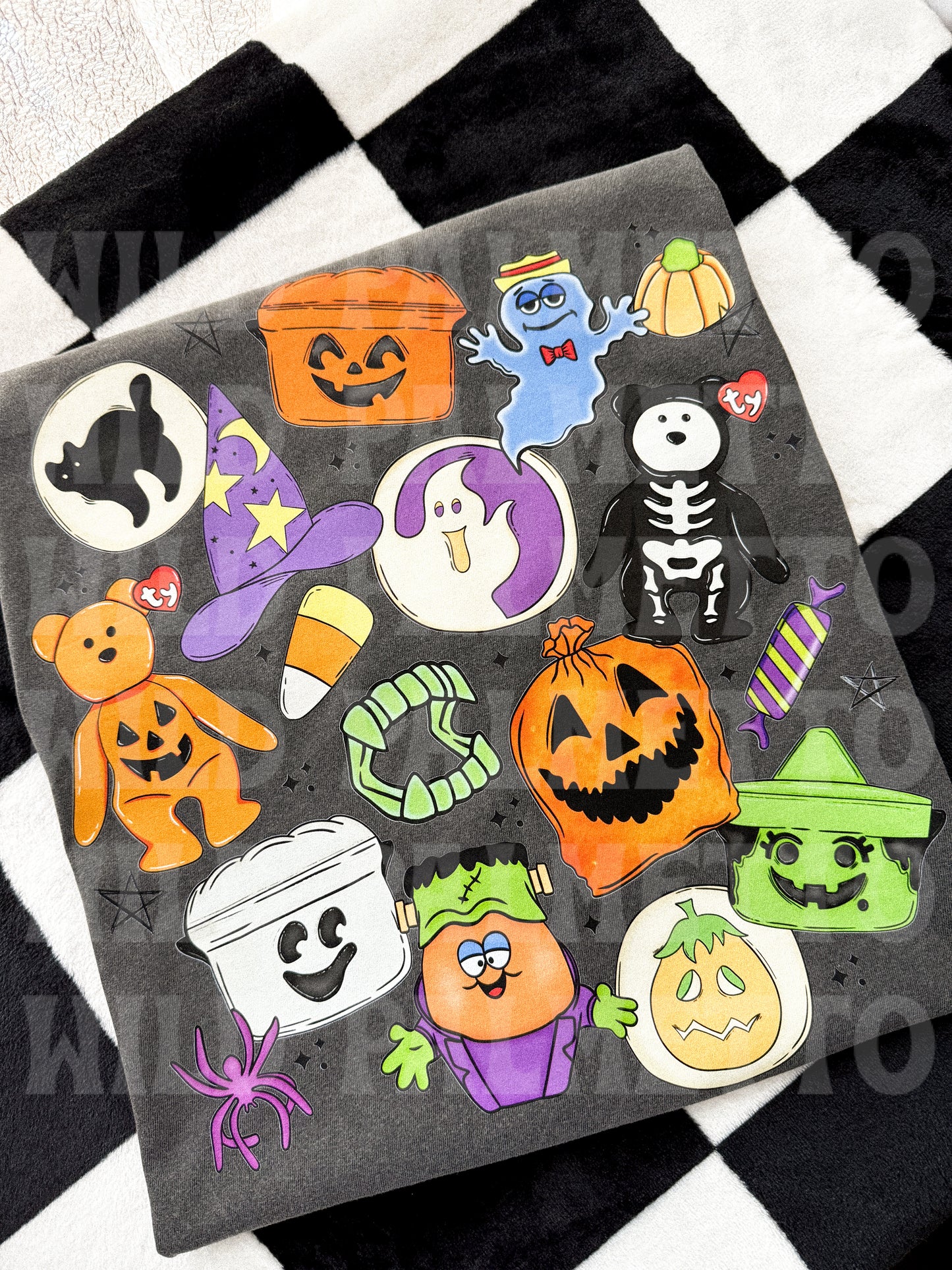 90'S HALLOWEEN COLLAGE TEE