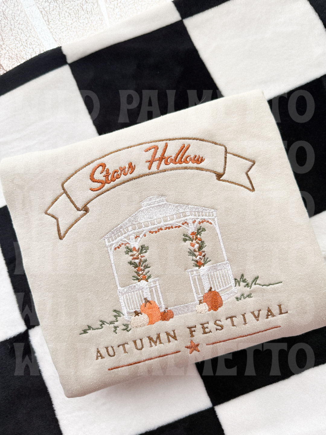 STARS HOLLOW AUTUMN FESTIVAL EMBROIDERED SWEATSHIRT