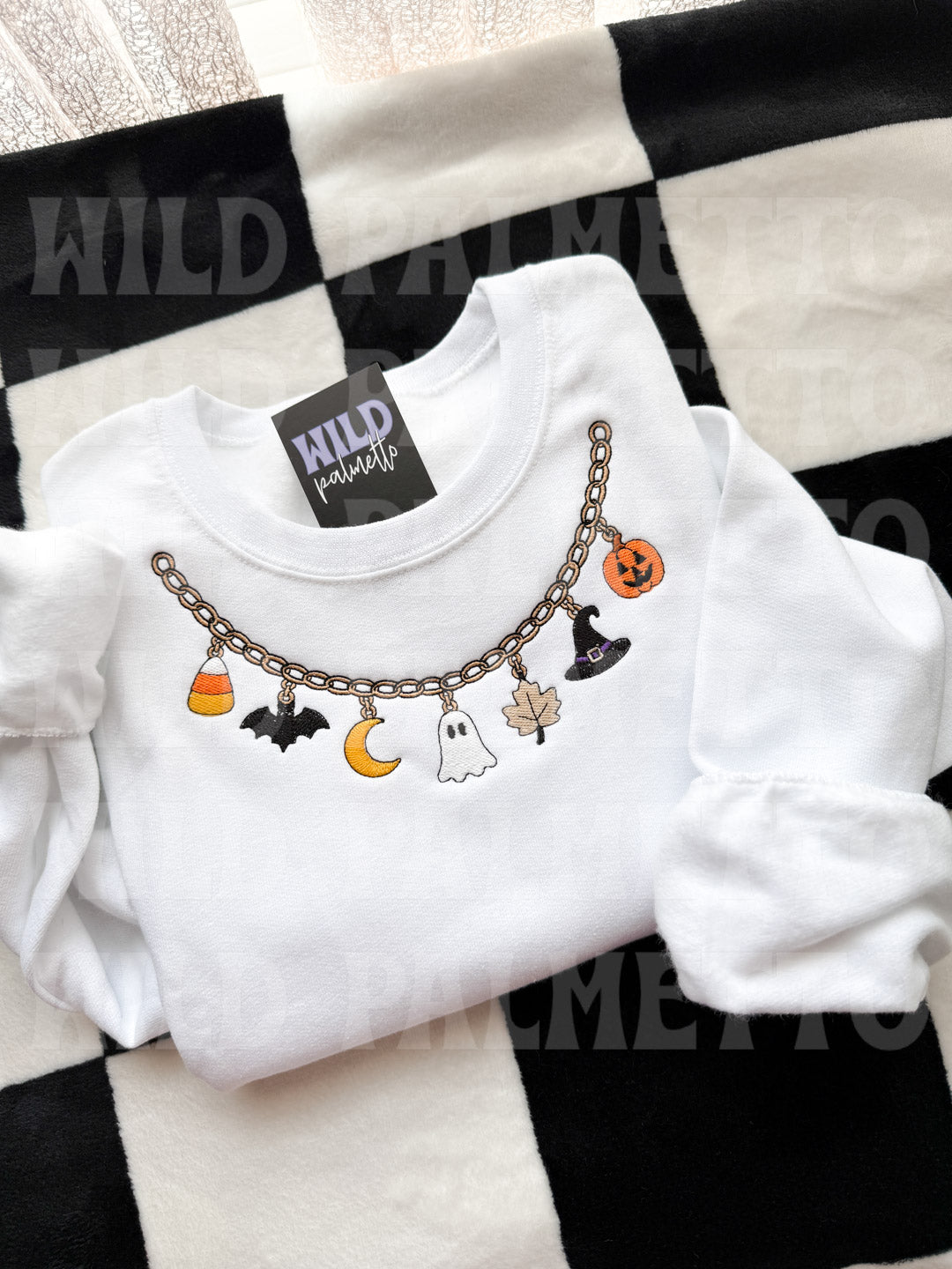 HALLOWEEN NECKLACE EMBROIDERED SWEATSHIRT
