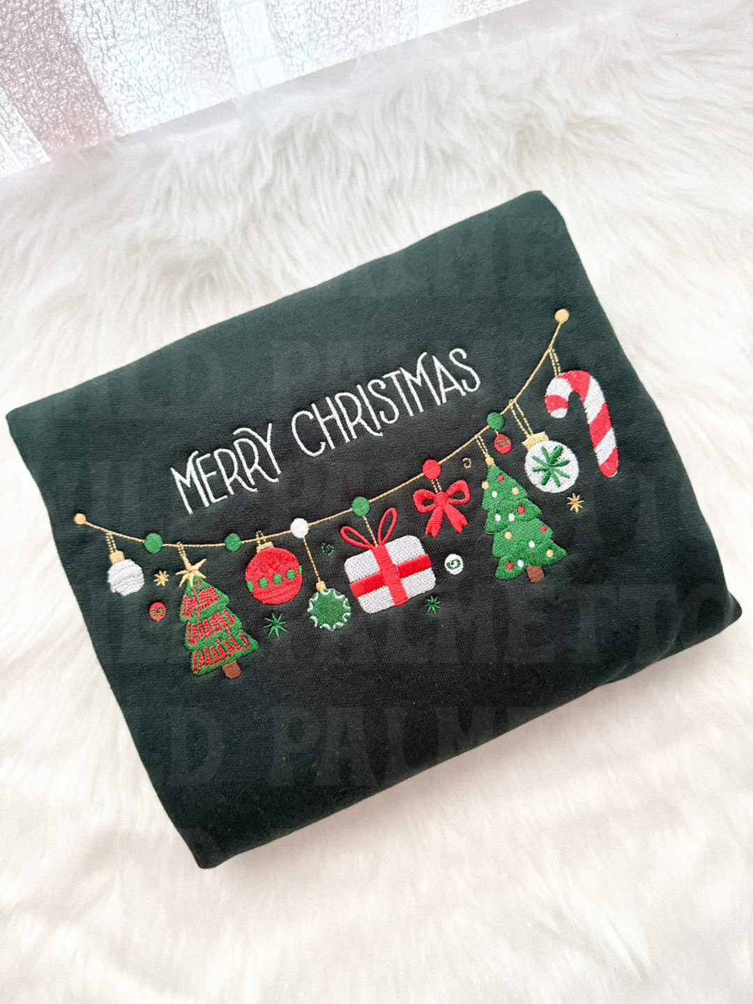 MERRY CHRISTMAS GARLAND EMBROIDERED SWEATSHIRT