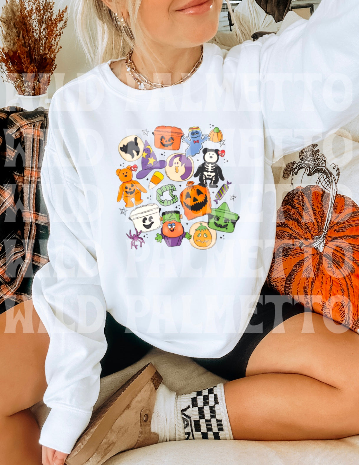 90'S HALLOWEEN COLLAGE SWEATSHIRT