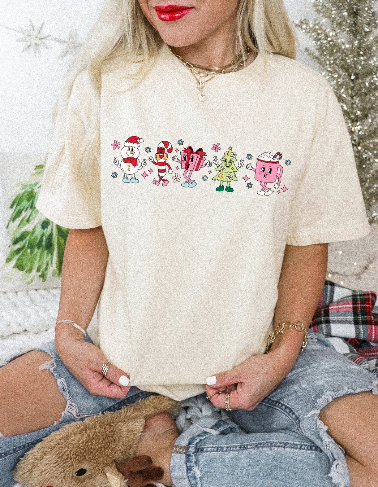 CHRISTMAS CHARACTERS TEE